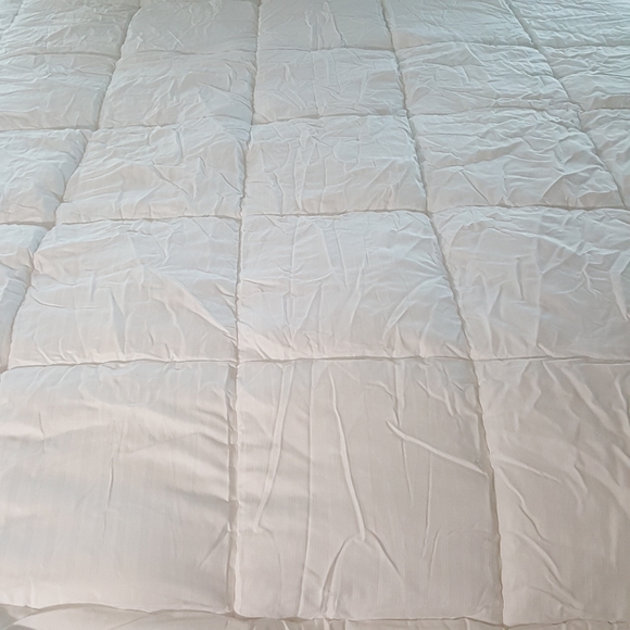 Charter Club Super Luxe Year Round Comforter FULL/QUEEN - Picture 6 of 10